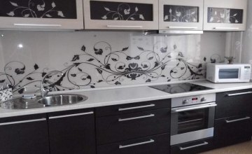 7 черно-белая кухня со скинали